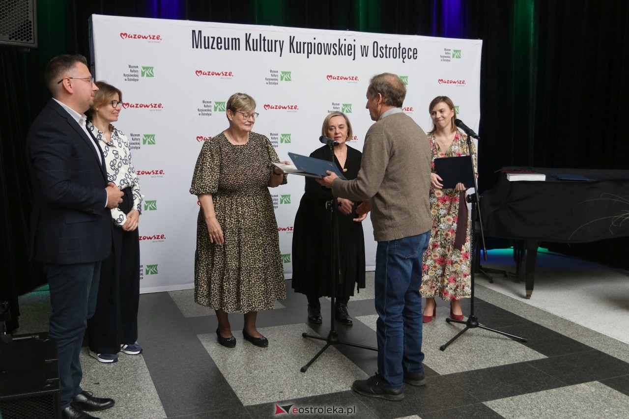 Sztuka Kurpiów - konkurs i wystawa [18.10.2024] - zdjęcie #47 - eOstroleka.pl