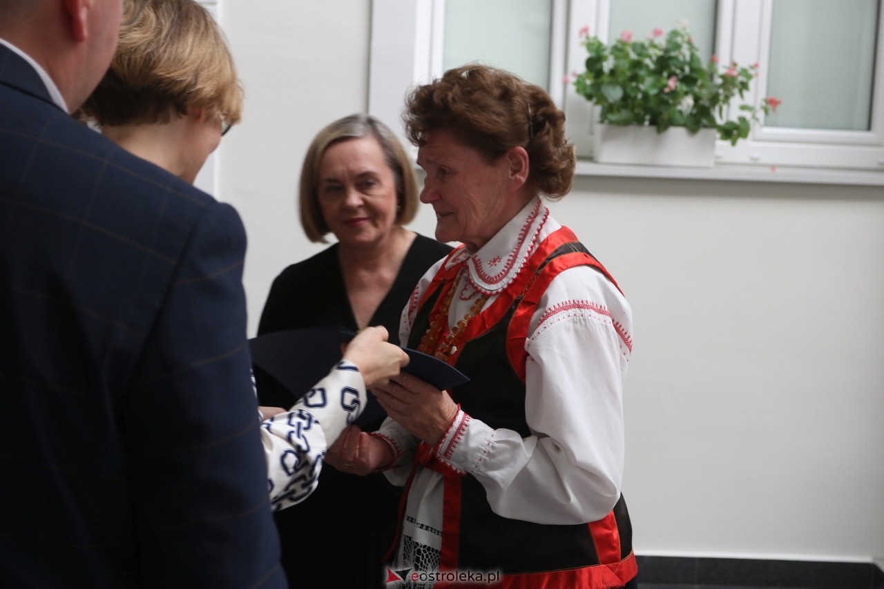 Sztuka Kurpiów - konkurs i wystawa [18.10.2024] - zdjęcie #41 - eOstroleka.pl