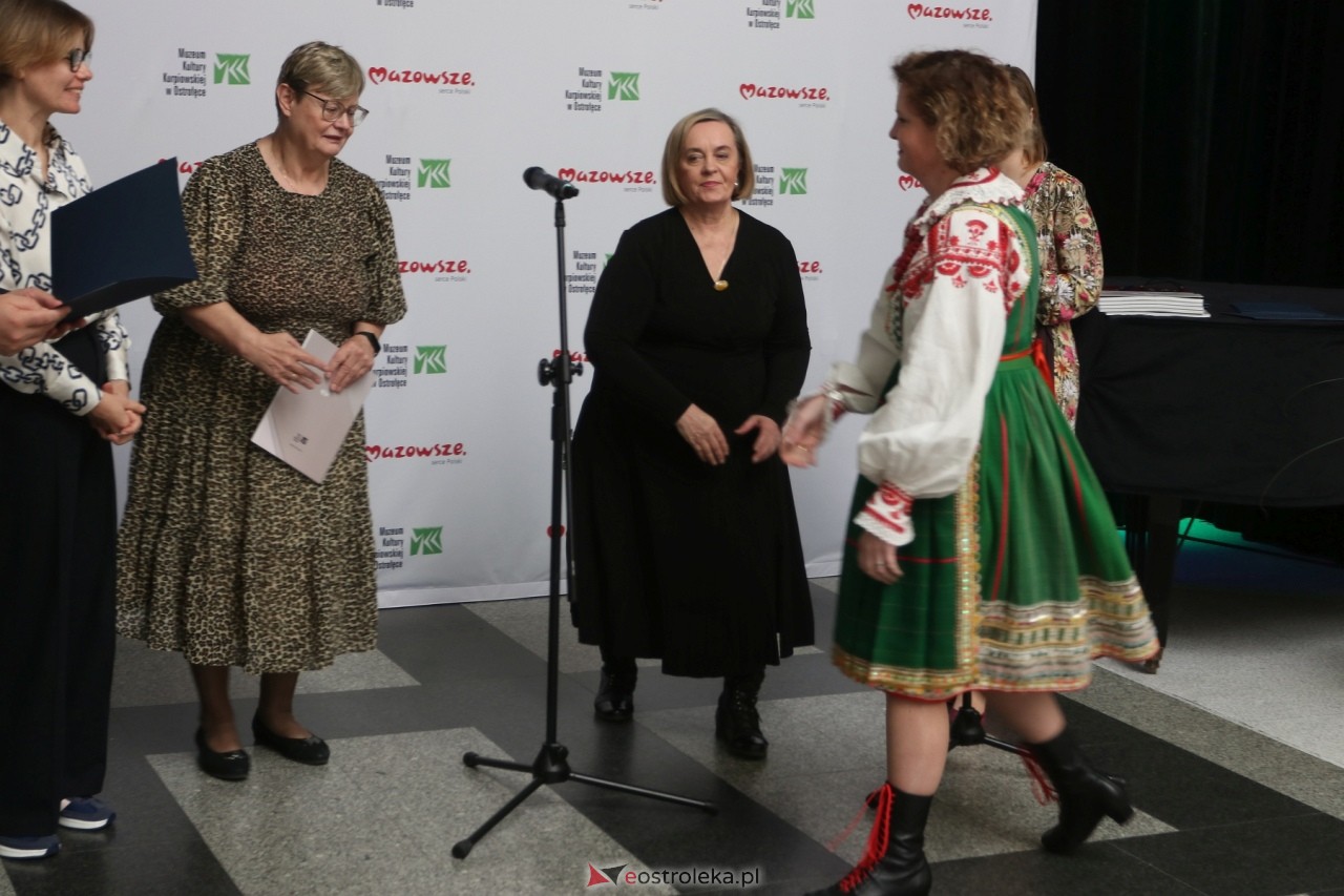 Sztuka Kurpiów - konkurs i wystawa [18.10.2024] - zdjęcie #39 - eOstroleka.pl