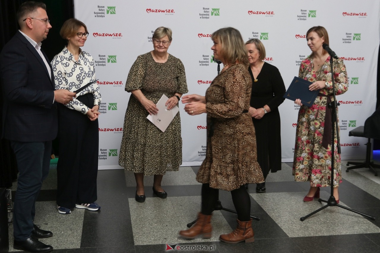 Sztuka Kurpiów - konkurs i wystawa [18.10.2024] - zdjęcie #36 - eOstroleka.pl