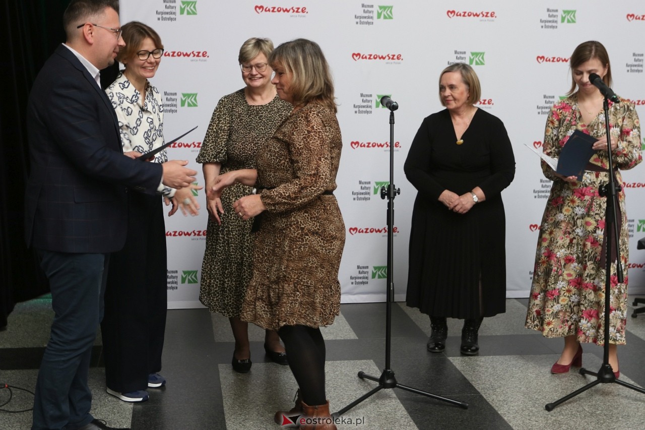 Sztuka Kurpiów - konkurs i wystawa [18.10.2024] - zdjęcie #35 - eOstroleka.pl