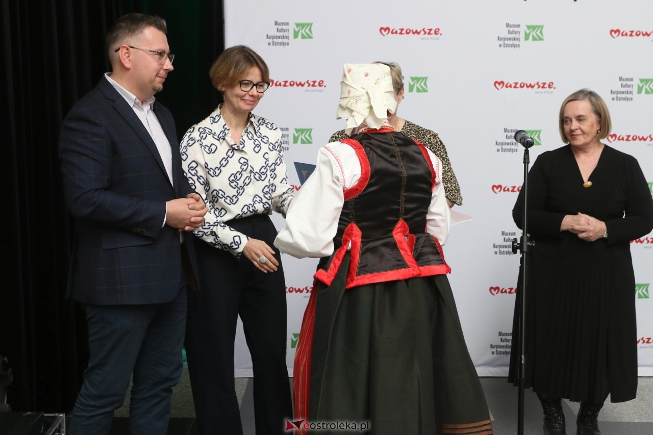 Sztuka Kurpiów - konkurs i wystawa [18.10.2024] - zdjęcie #28 - eOstroleka.pl