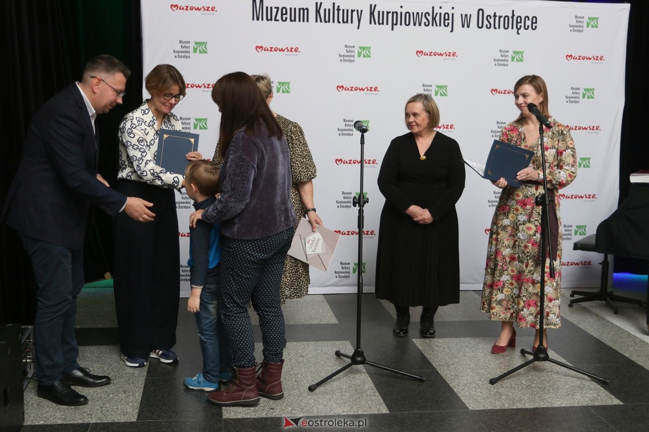 Sztuka Kurpiów - konkurs i wystawa [18.10.2024] - zdjęcie #24 - eOstroleka.pl