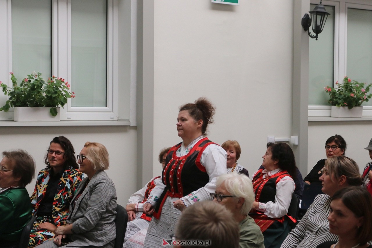 Sztuka Kurpiów - konkurs i wystawa [18.10.2024] - zdjęcie #16 - eOstroleka.pl