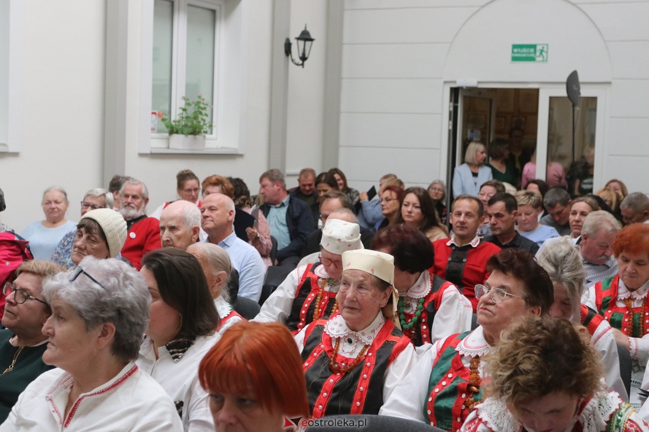 Sztuka Kurpiów - konkurs i wystawa [18.10.2024] - zdjęcie #15 - eOstroleka.pl