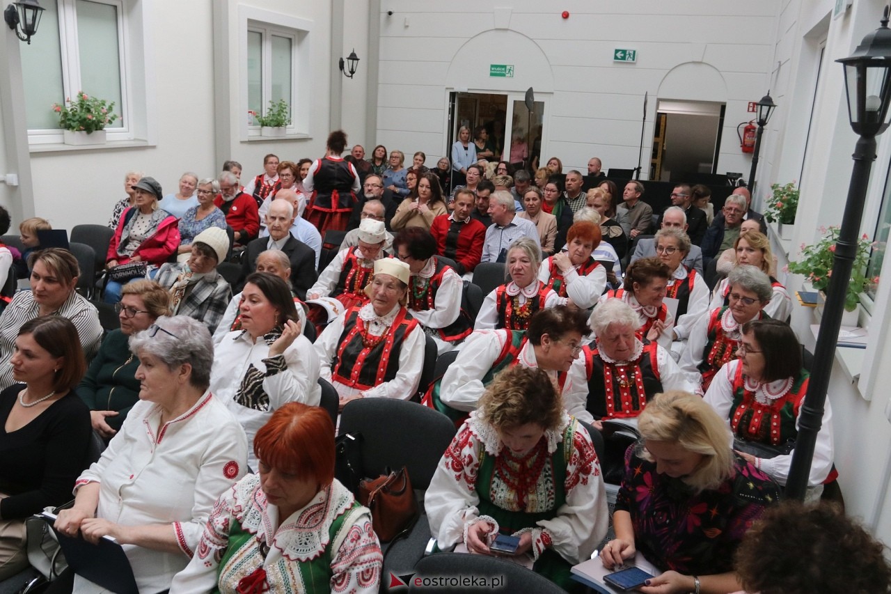 Sztuka Kurpiów - konkurs i wystawa [18.10.2024] - zdjęcie #14 - eOstroleka.pl