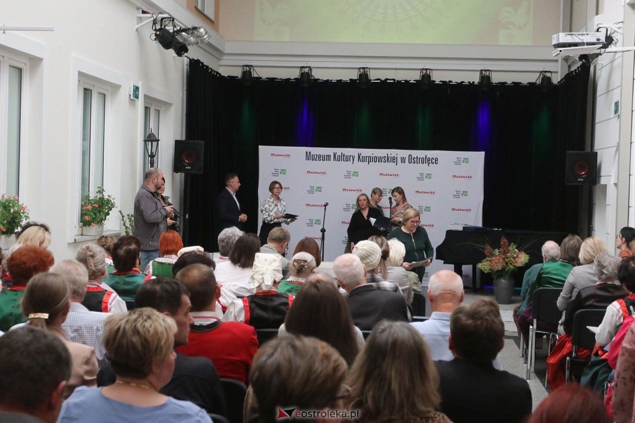 Sztuka Kurpiów - konkurs i wystawa [18.10.2024] - zdjęcie #13 - eOstroleka.pl