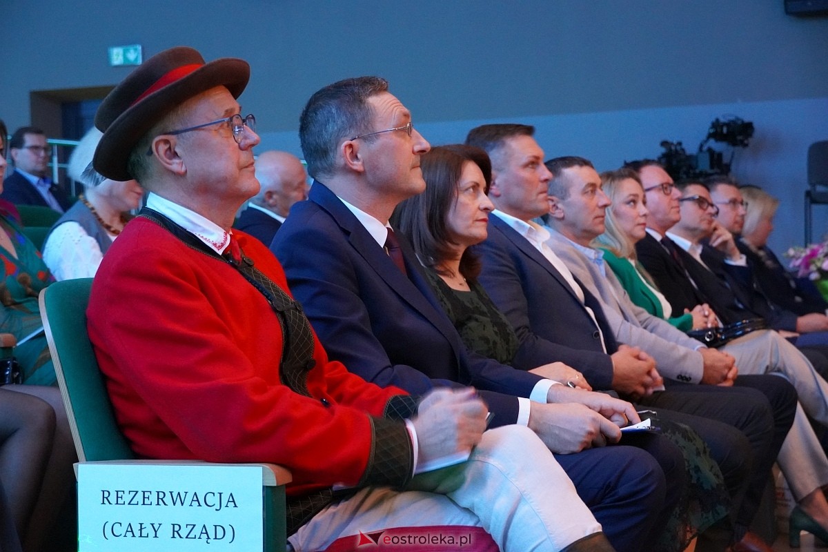 Obchody 50-lecia zespołu Kurpiowszczyzna z Myszyńca [19.10.2024] - zdjęcie #123 - eOstroleka.pl