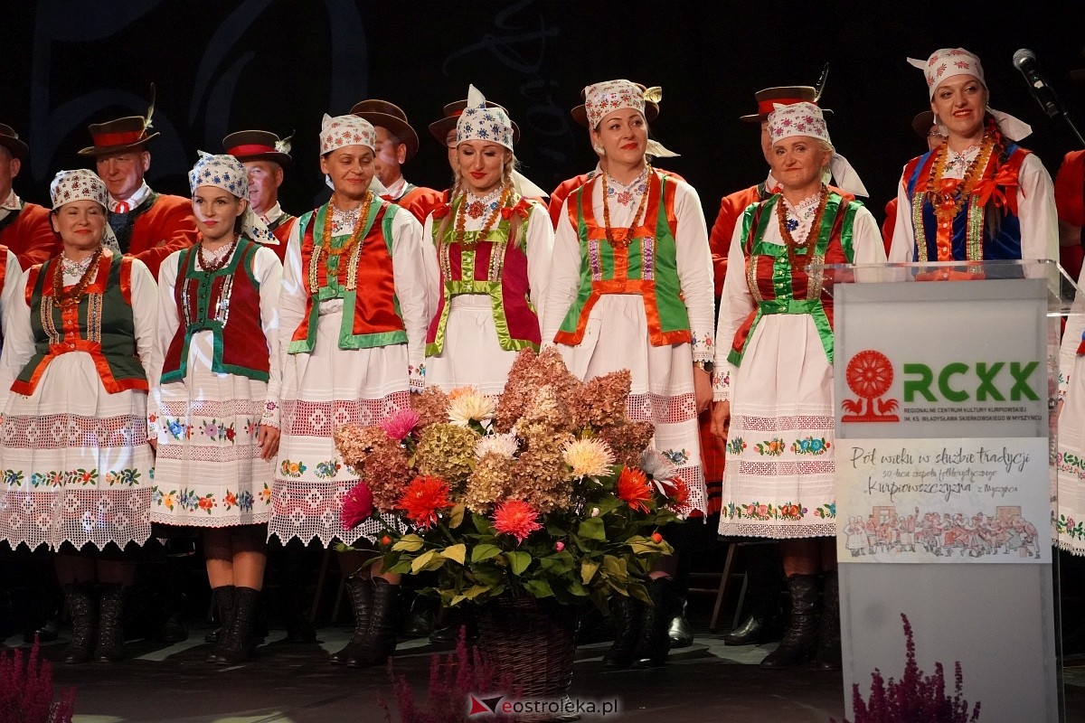 Obchody 50-lecia zespołu Kurpiowszczyzna z Myszyńca [19.10.2024] - zdjęcie #82 - eOstroleka.pl