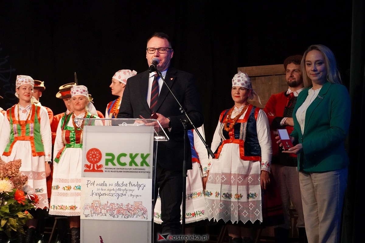 Obchody 50-lecia zespołu Kurpiowszczyzna z Myszyńca [19.10.2024] - zdjęcie #78 - eOstroleka.pl