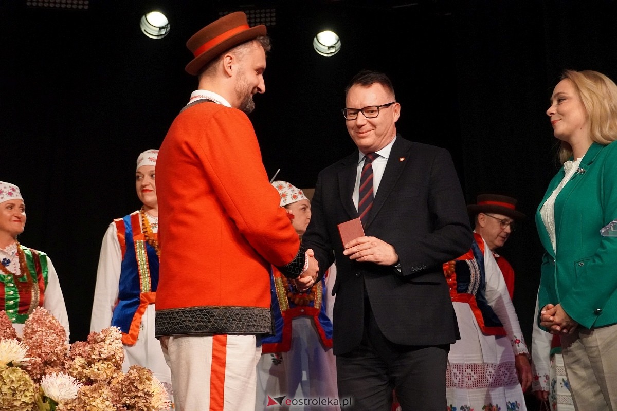 Obchody 50-lecia zespołu Kurpiowszczyzna z Myszyńca [19.10.2024] - zdjęcie #75 - eOstroleka.pl