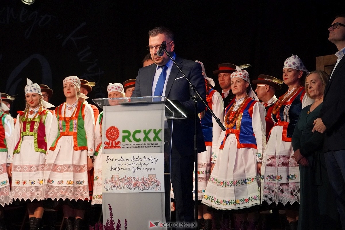 Obchody 50-lecia zespołu Kurpiowszczyzna z Myszyńca [19.10.2024] - zdjęcie #70 - eOstroleka.pl