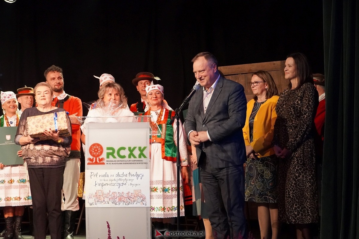 Obchody 50-lecia zespołu Kurpiowszczyzna z Myszyńca [19.10.2024] - zdjęcie #20 - eOstroleka.pl