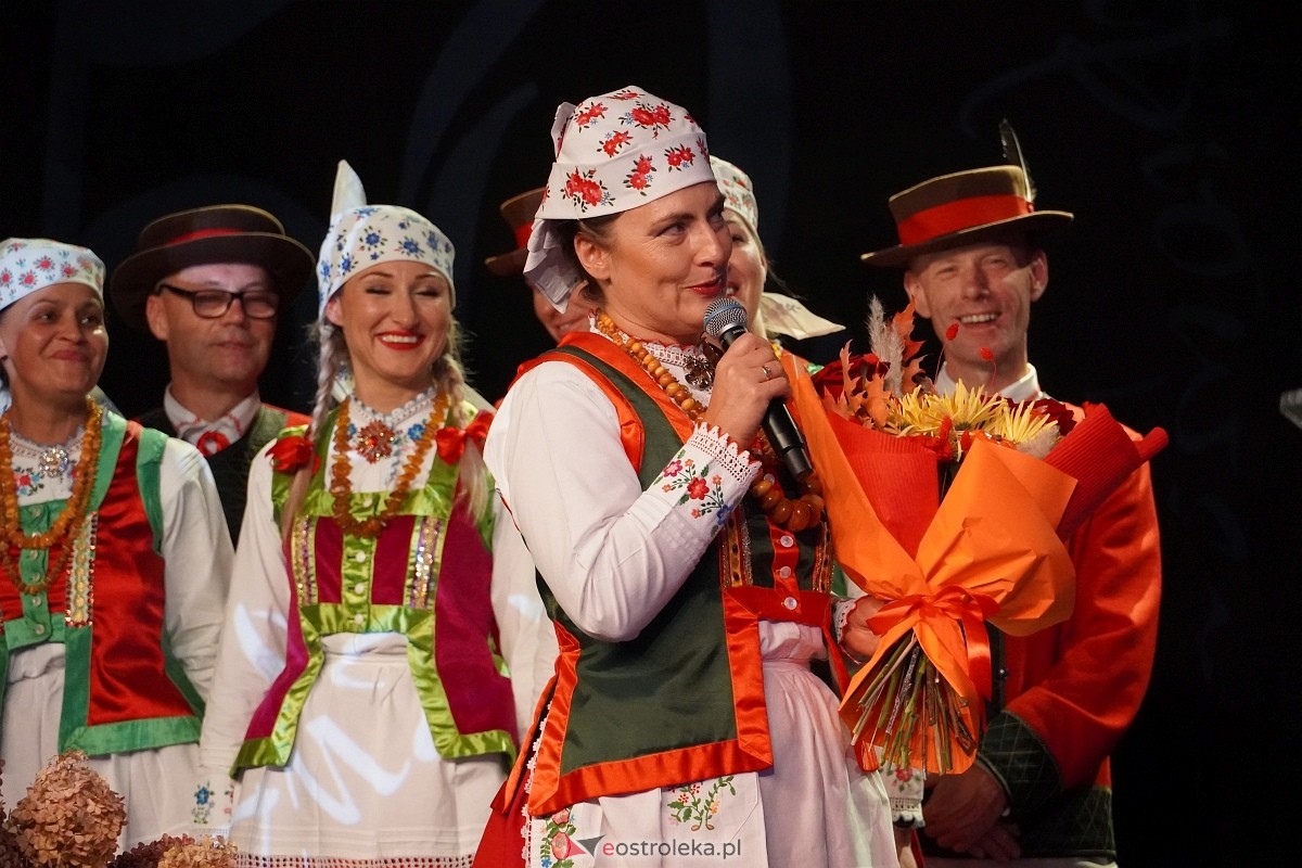 Obchody 50-lecia zespołu Kurpiowszczyzna z Myszyńca [19.10.2024] - zdjęcie #4 - eOstroleka.pl