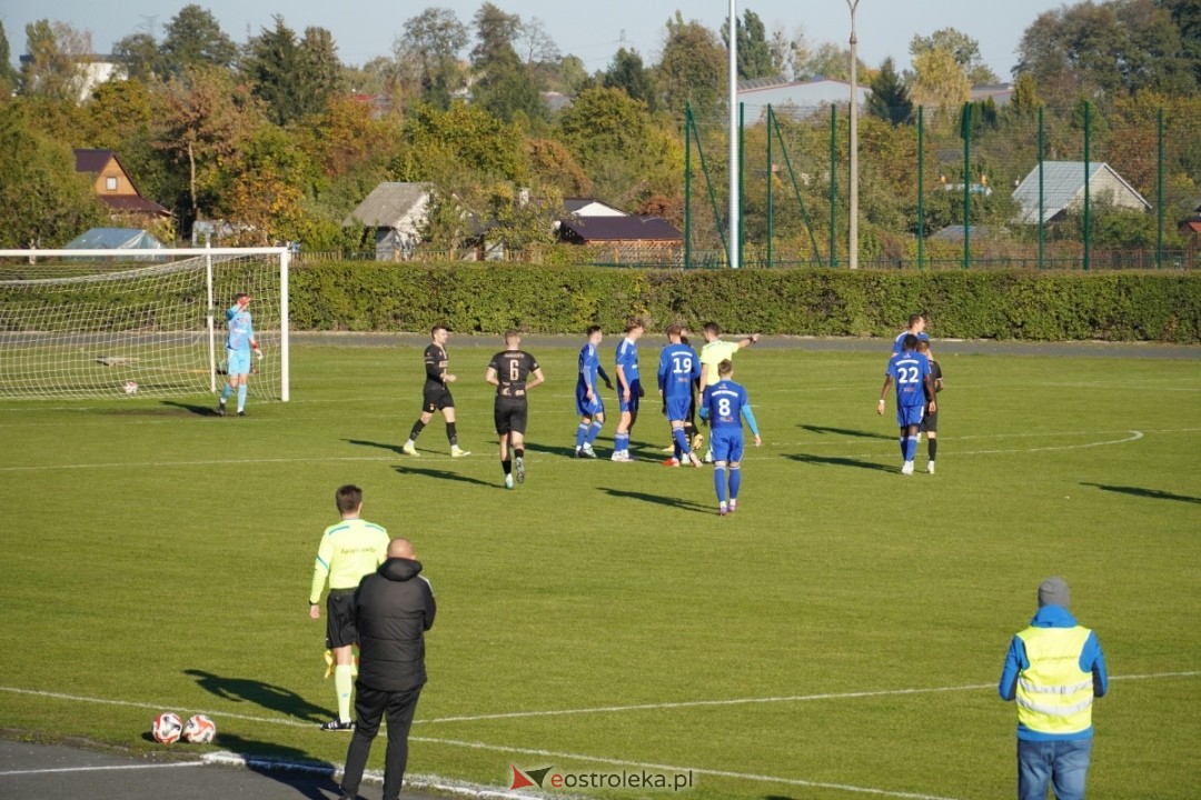 Narew Ostrołęka - PAF Płońsk 2:1 [19.10.2024] - zdjęcie #69 - eOstroleka.pl