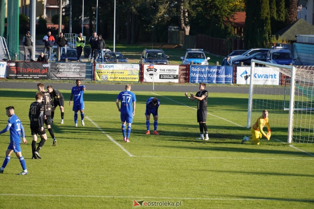Narew Ostrołęka - PAF Płońsk 2:1 [19.10.2024] - zdjęcie #59 - eOstroleka.pl