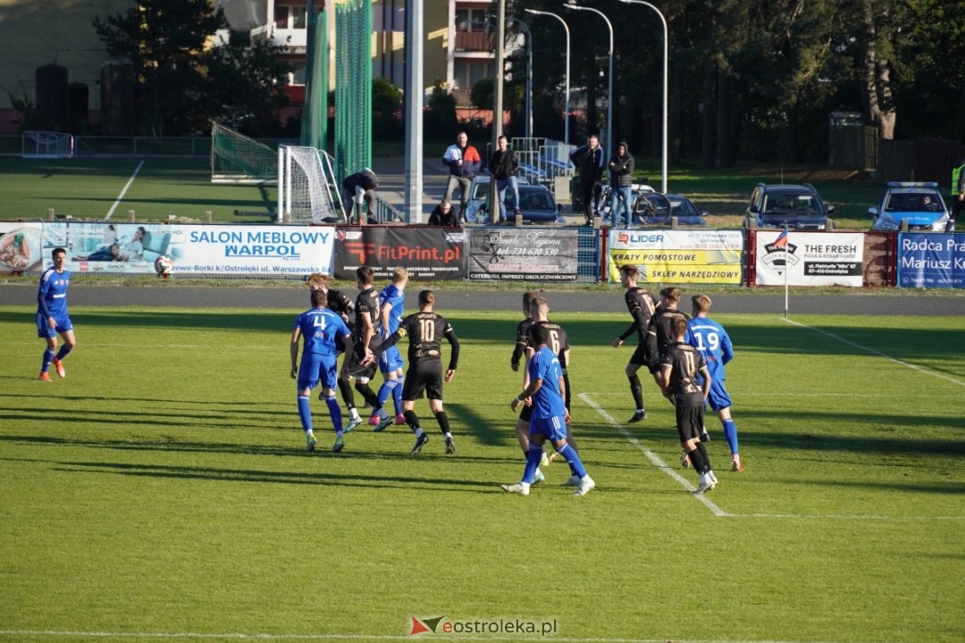 Narew Ostrołęka - PAF Płońsk 2:1 [19.10.2024] - zdjęcie #58 - eOstroleka.pl