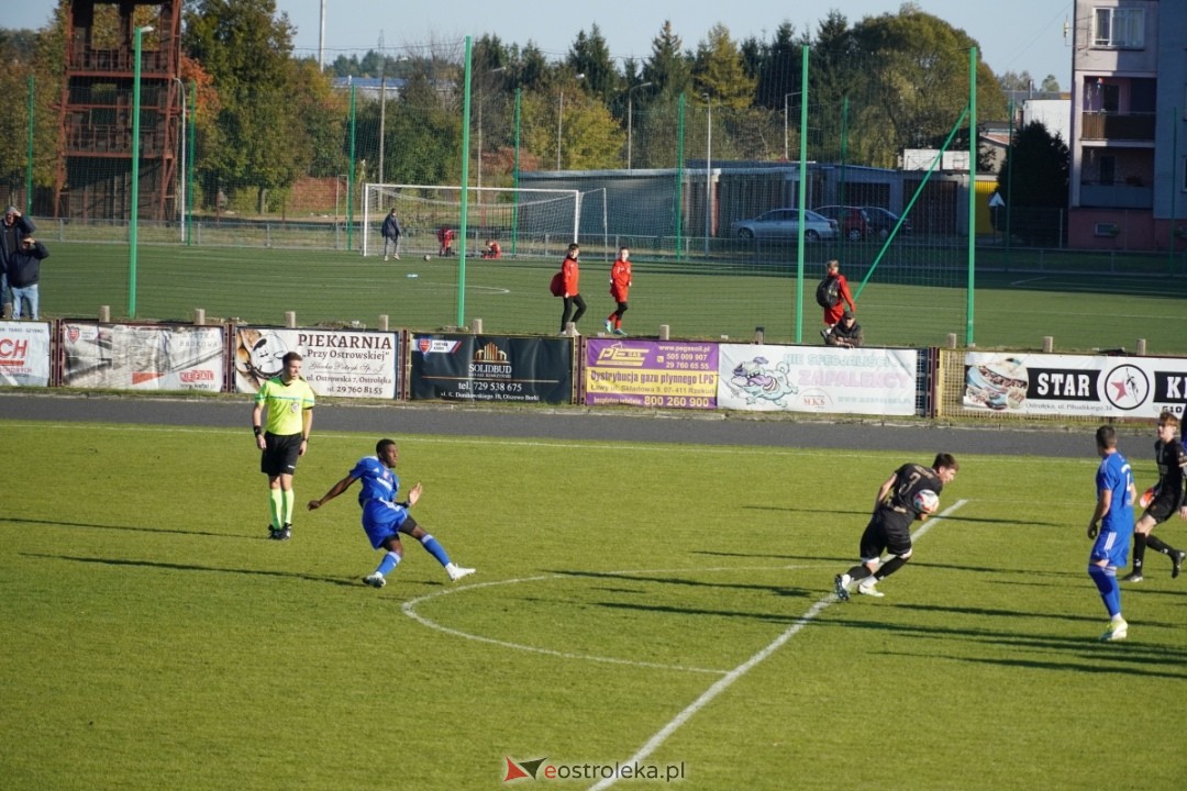 Narew Ostrołęka - PAF Płońsk 2:1 [19.10.2024] - zdjęcie #57 - eOstroleka.pl