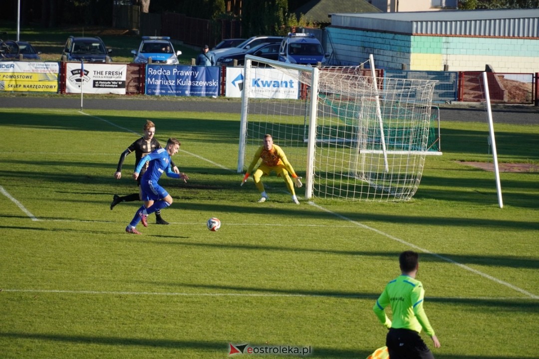 Narew Ostrołęka - PAF Płońsk 2:1 [19.10.2024] - zdjęcie #54 - eOstroleka.pl
