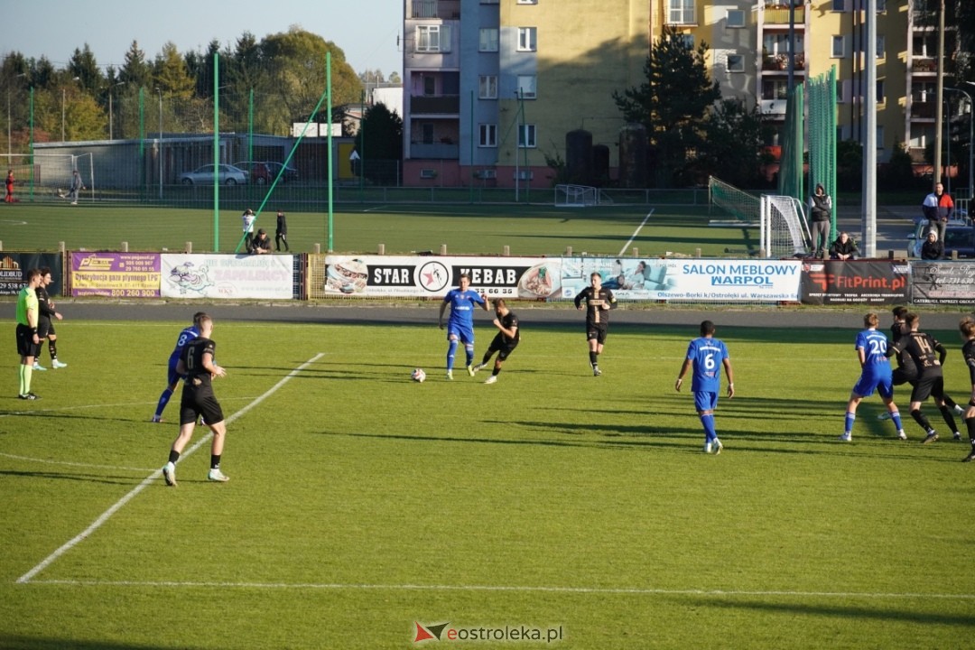 Narew Ostrołęka - PAF Płońsk 2:1 [19.10.2024] - zdjęcie #42 - eOstroleka.pl