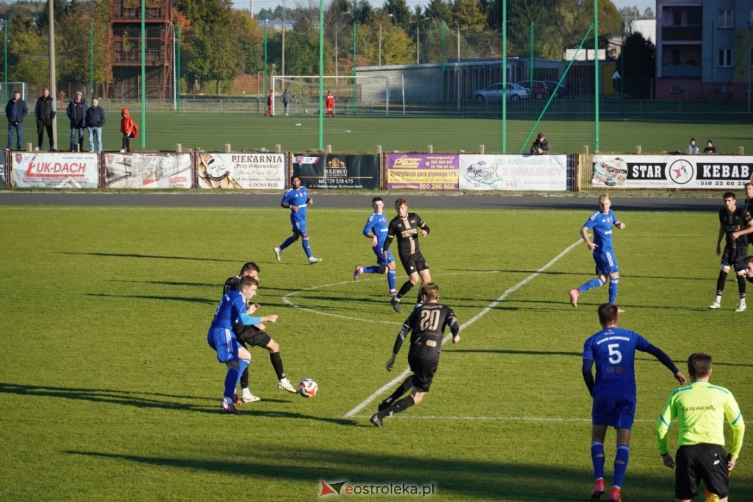 Narew Ostrołęka - PAF Płońsk 2:1 [19.10.2024] - zdjęcie #41 - eOstroleka.pl
