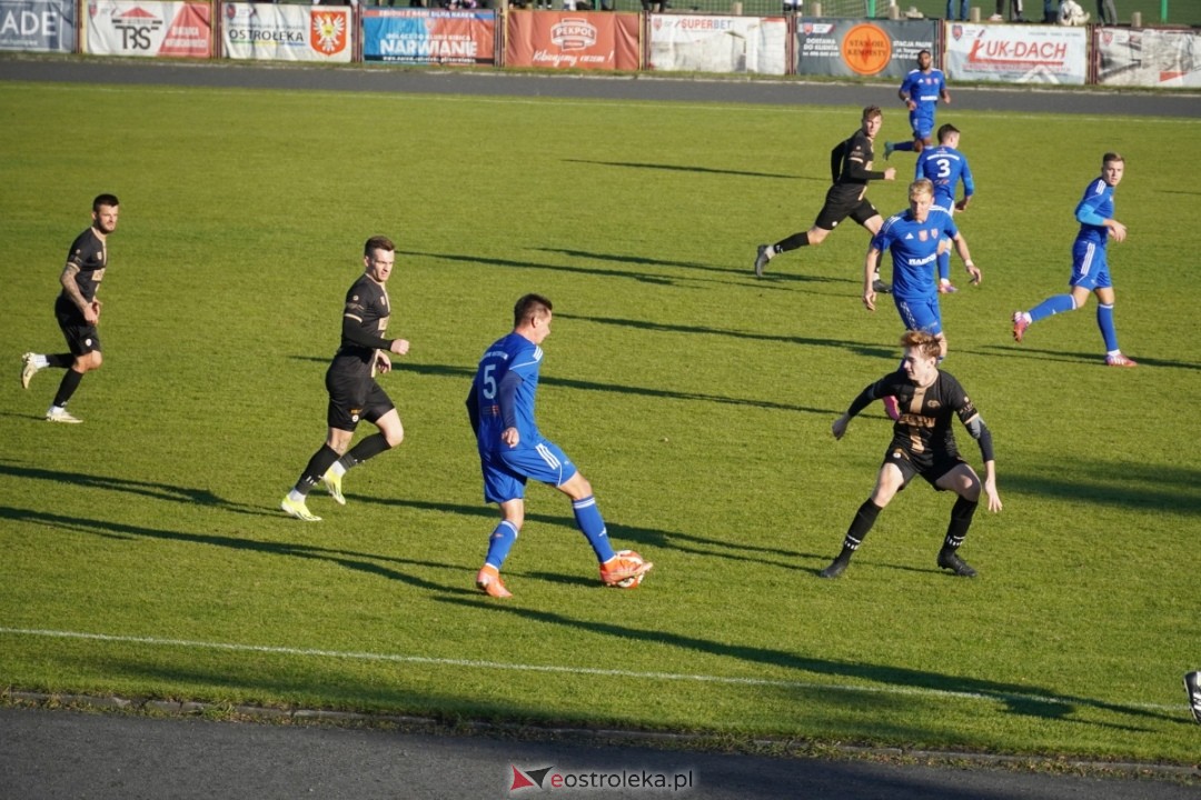 Narew Ostrołęka - PAF Płońsk 2:1 [19.10.2024] - zdjęcie #37 - eOstroleka.pl