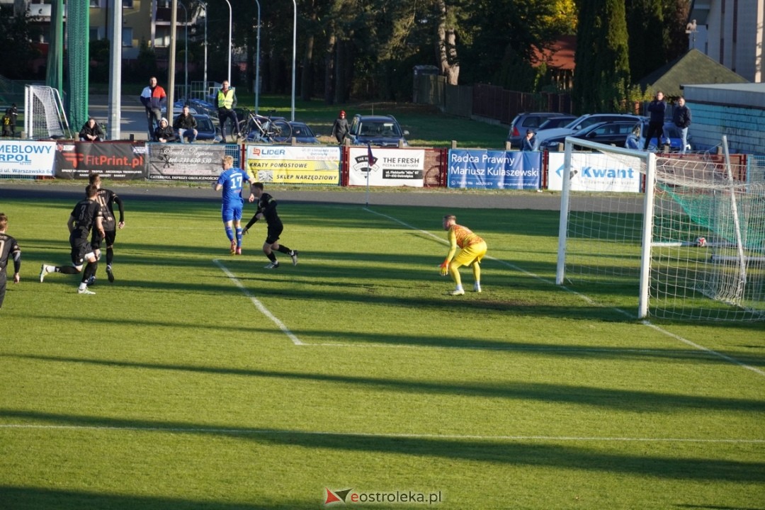 Narew Ostrołęka - PAF Płońsk 2:1 [19.10.2024] - zdjęcie #36 - eOstroleka.pl