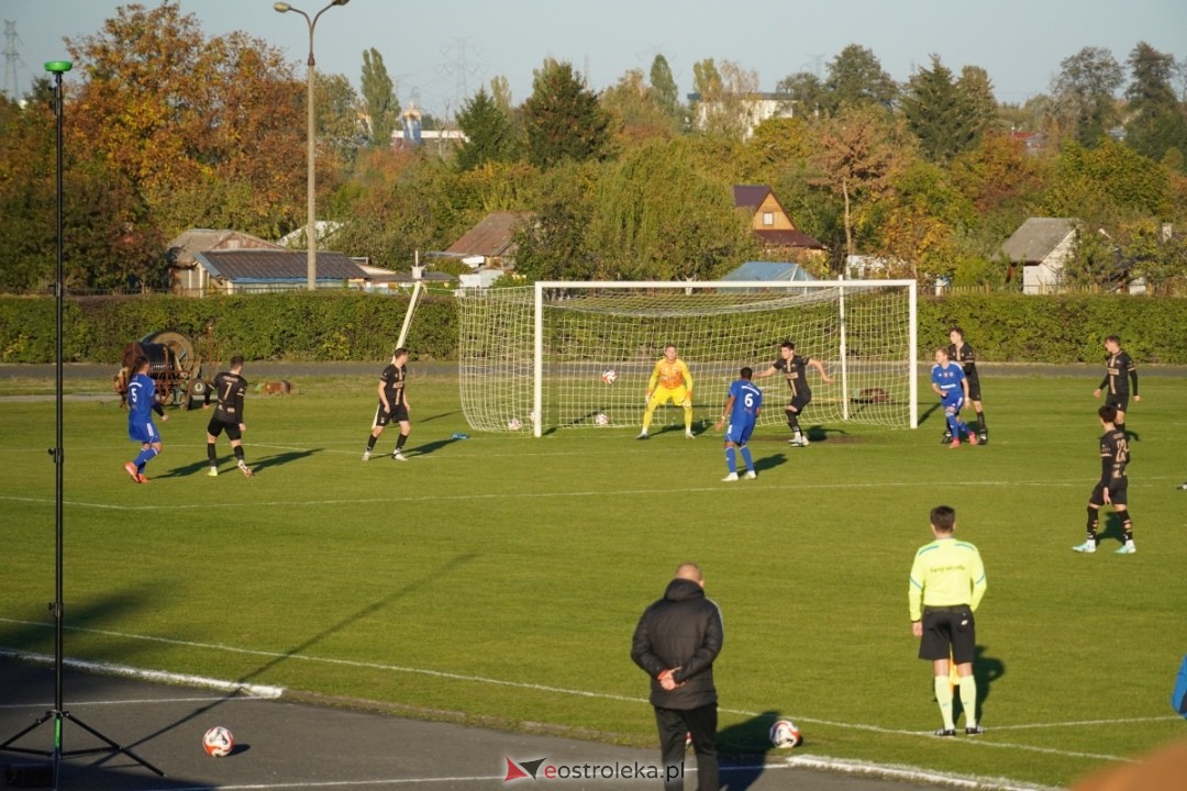 Narew Ostrołęka - PAF Płońsk 2:1 [19.10.2024] - zdjęcie #28 - eOstroleka.pl