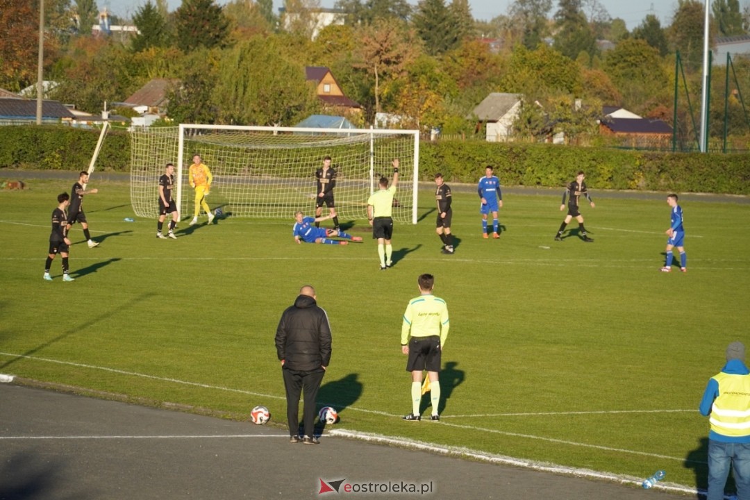 Narew Ostrołęka - PAF Płońsk 2:1 [19.10.2024] - zdjęcie #26 - eOstroleka.pl