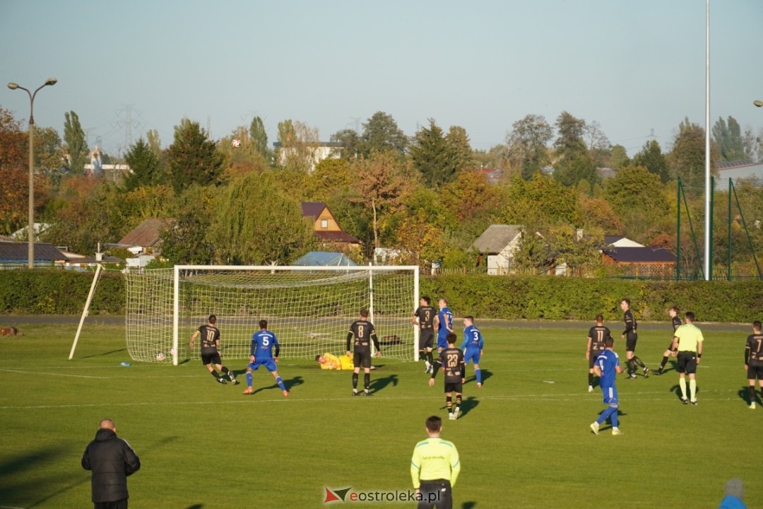 Narew Ostrołęka - PAF Płońsk 2:1 [19.10.2024] - zdjęcie #21 - eOstroleka.pl