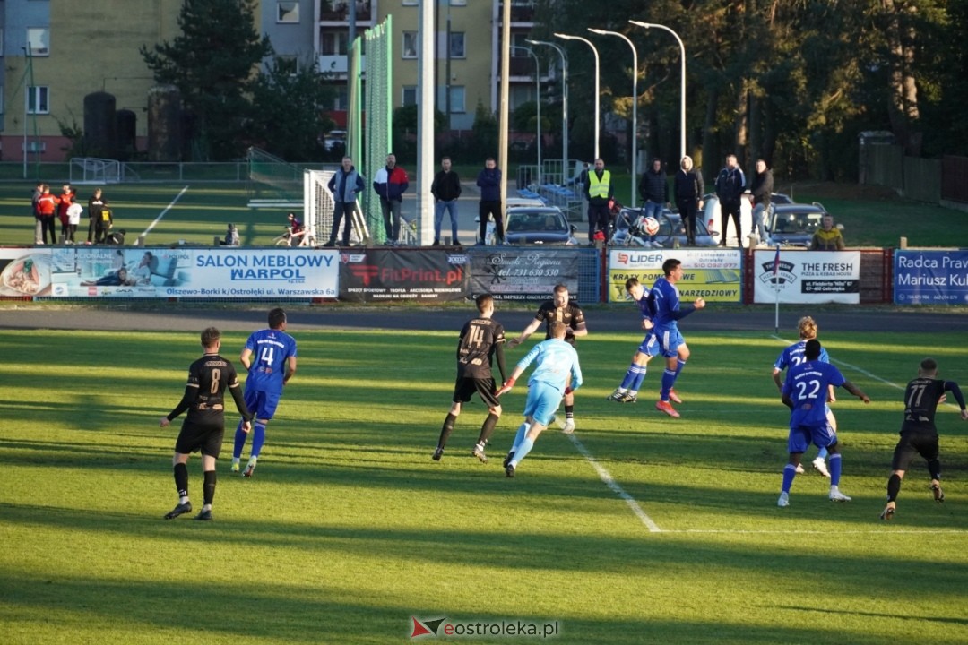 Narew Ostrołęka - PAF Płońsk 2:1 [19.10.2024] - zdjęcie #19 - eOstroleka.pl