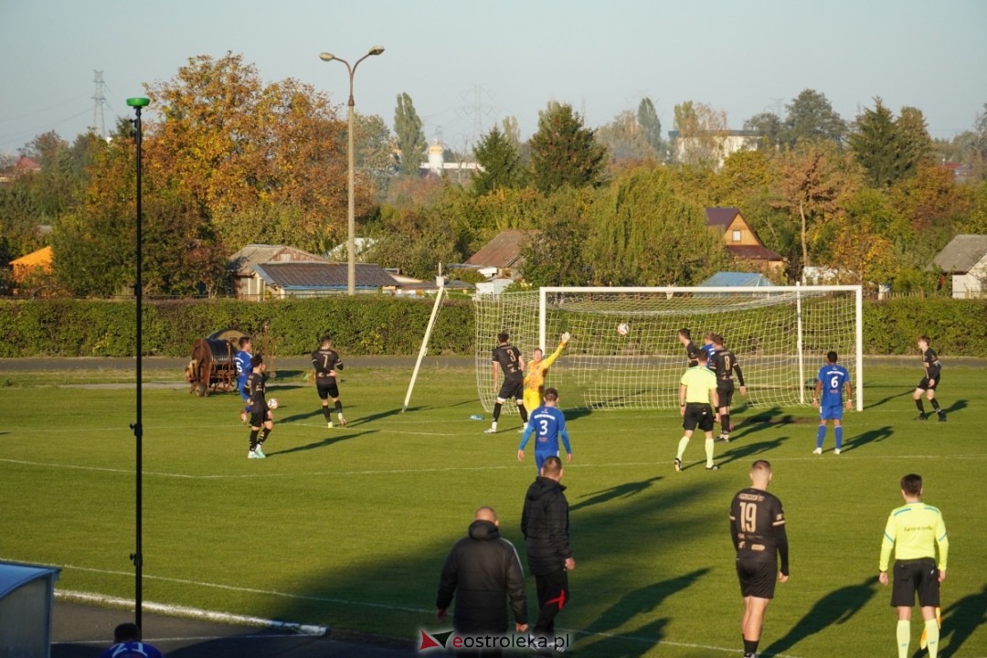 Narew Ostrołęka - PAF Płońsk 2:1 [19.10.2024] - zdjęcie #15 - eOstroleka.pl