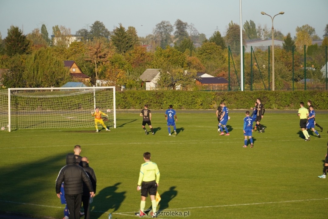 Narew Ostrołęka - PAF Płońsk 2:1 [19.10.2024] - zdjęcie #14 - eOstroleka.pl