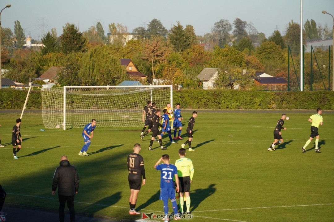 Narew Ostrołęka - PAF Płońsk 2:1 [19.10.2024] - zdjęcie #13 - eOstroleka.pl