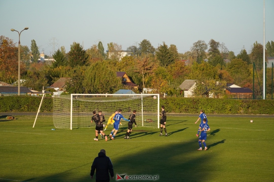 Narew Ostrołęka - PAF Płońsk 2:1 [19.10.2024] - zdjęcie #10 - eOstroleka.pl