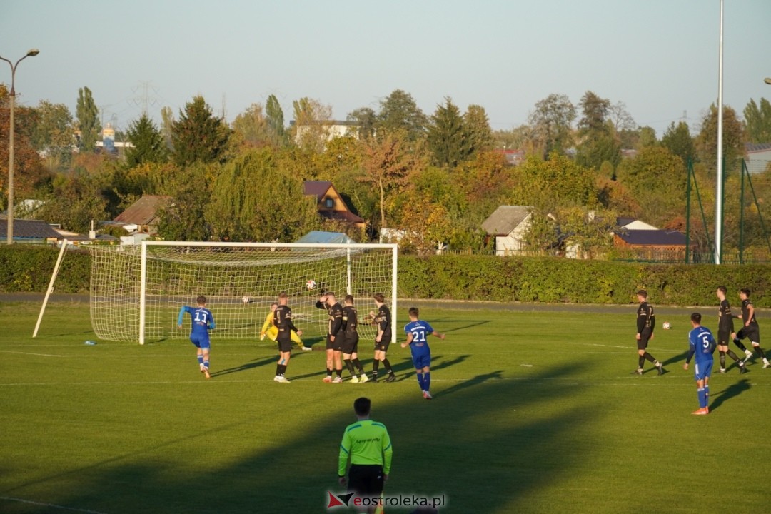 Narew Ostrołęka - PAF Płońsk 2:1 [19.10.2024] - zdjęcie #9 - eOstroleka.pl