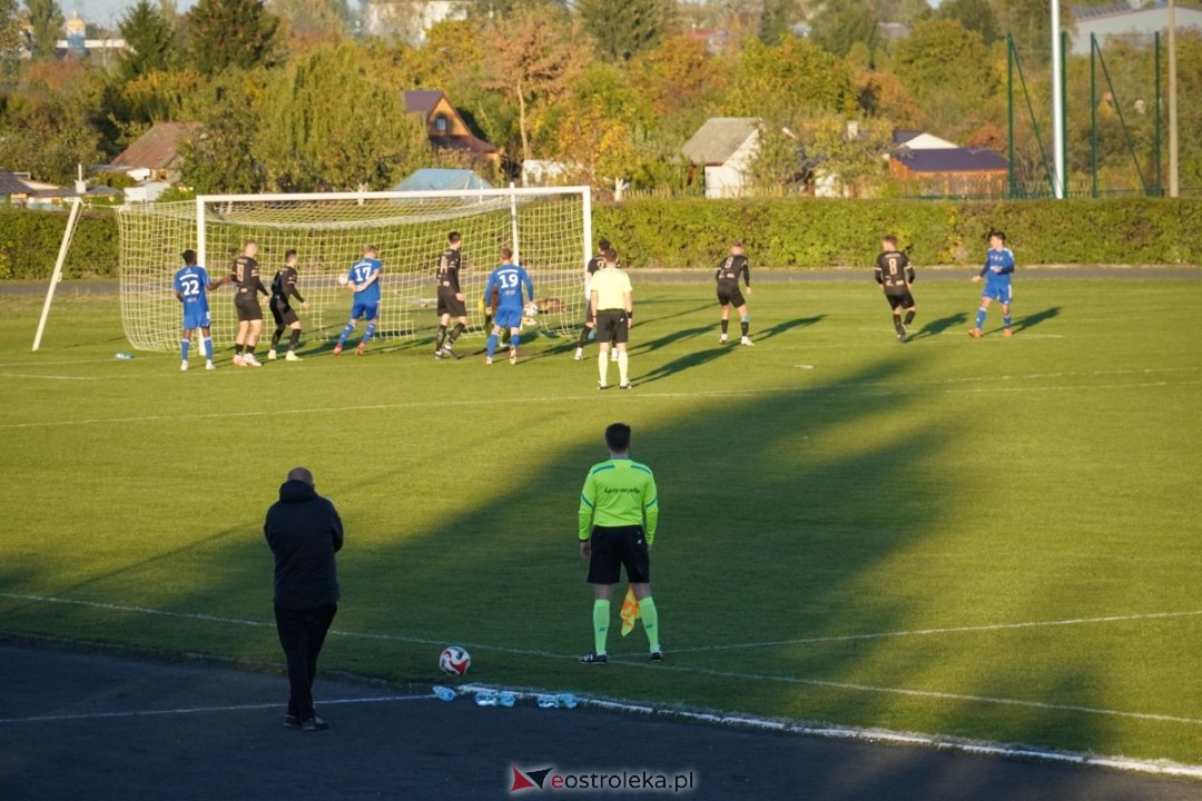Narew Ostrołęka - PAF Płońsk 2:1 [19.10.2024] - zdjęcie #7 - eOstroleka.pl