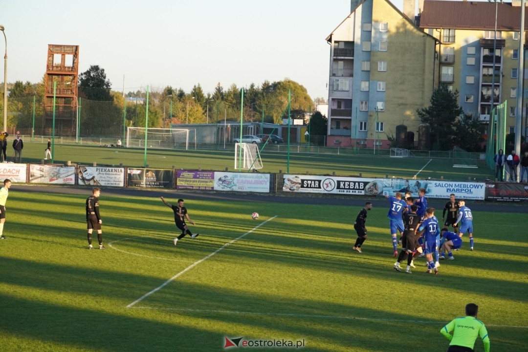 Narew Ostrołęka - PAF Płońsk 2:1 [19.10.2024] - zdjęcie #6 - eOstroleka.pl