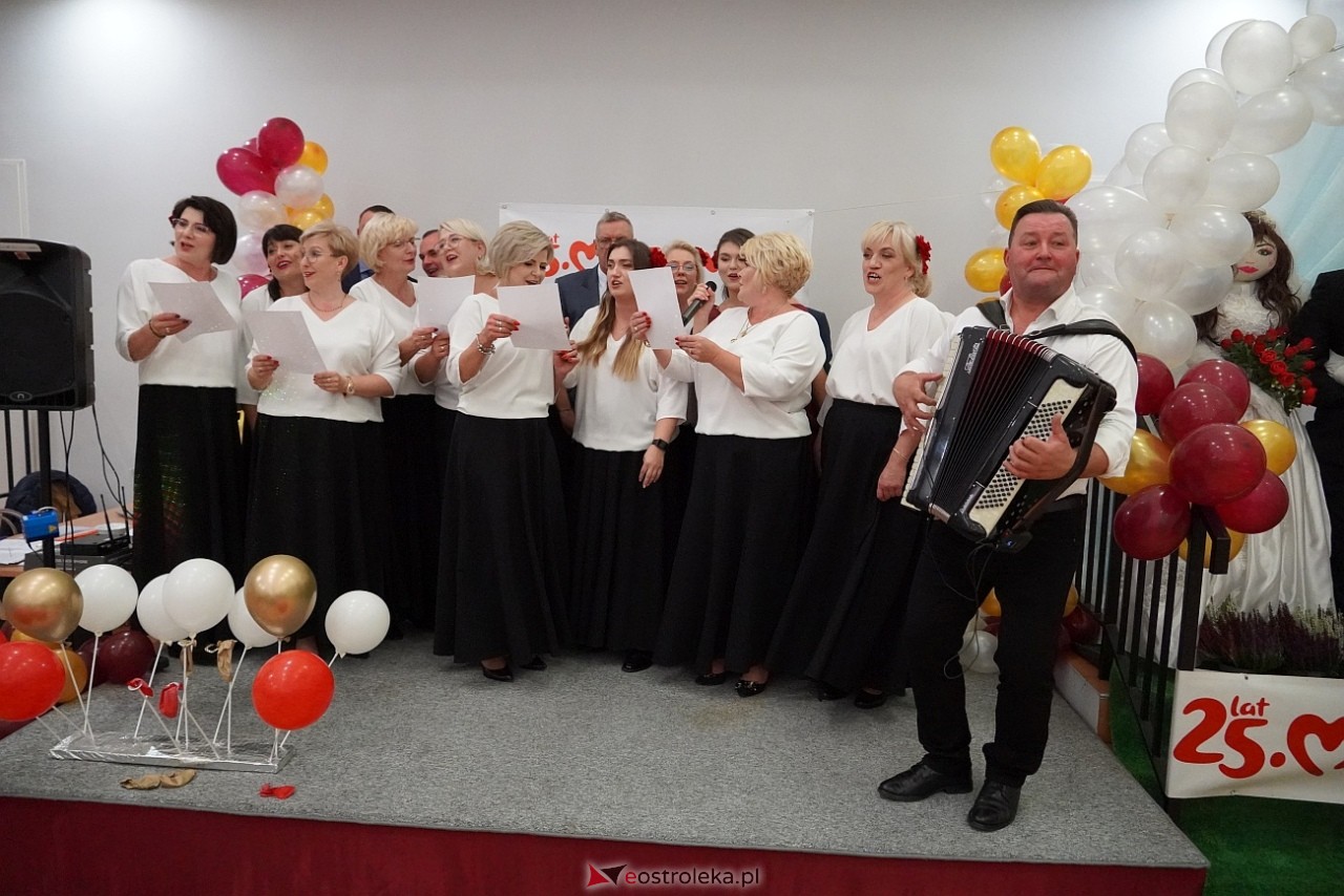 Spotkanie  kulturą malowane - kultywowanie zwyczajów i muzyki biesiadnej  [20.10.2024] - zdjęcie #97 - eOstroleka.pl