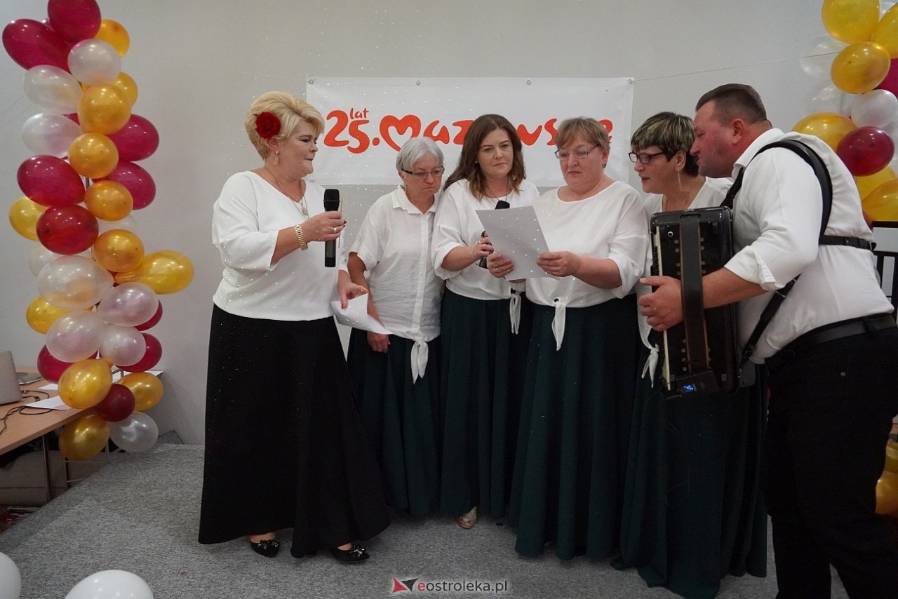 Spotkanie  kulturą malowane - kultywowanie zwyczajów i muzyki biesiadnej  [20.10.2024] - zdjęcie #78 - eOstroleka.pl