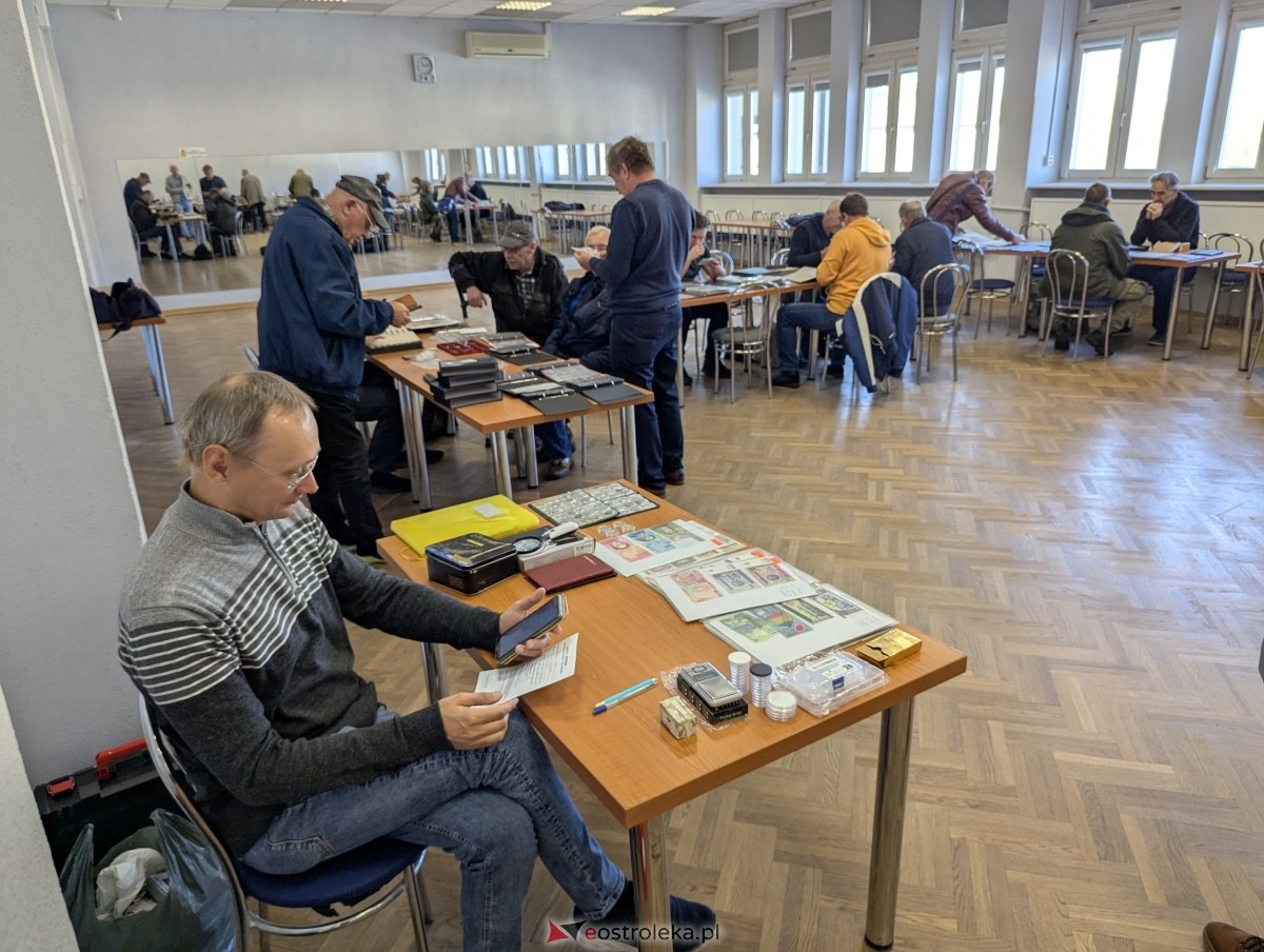 Giełda kolekcjonerska w Klubie Lokator [20.10.2024] - zdjęcie #55 - eOstroleka.pl