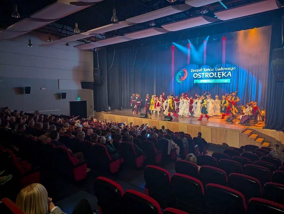 Dzień tańca ludowego z zespołem Ostrołęka [20.10.2024] - zdjęcie #9 - eOstroleka.pl