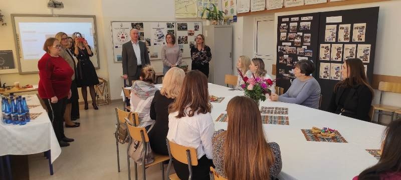 Delegacja Kijowskiego Narodowego Uniwersytetu Technologii i Projektowania w ZSZ NR 1 w Ostrołęce - zdjęcie #7 - eOstroleka.pl