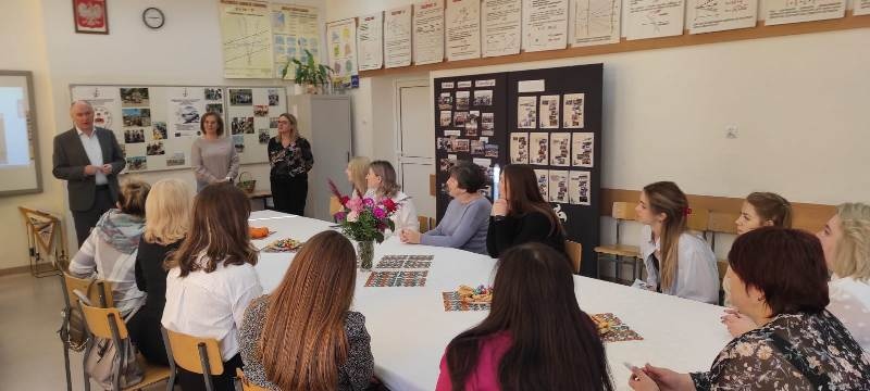 Delegacja Kijowskiego Narodowego Uniwersytetu Technologii i Projektowania w ZSZ NR 1 w Ostrołęce - zdjęcie #6 - eOstroleka.pl