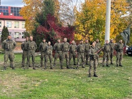 13. rocznica śmierci sierżanta Mariusza Deptuły [23.10.2024] - zdjęcie #2 - eOstroleka.pl