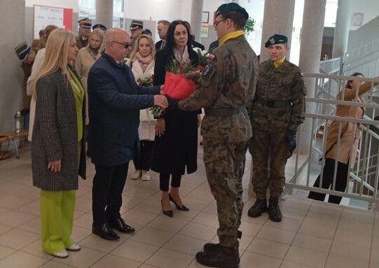 13. rocznica śmierci sierżanta Mariusza Deptuły [23.10.2024] - zdjęcie #10 - eOstroleka.pl