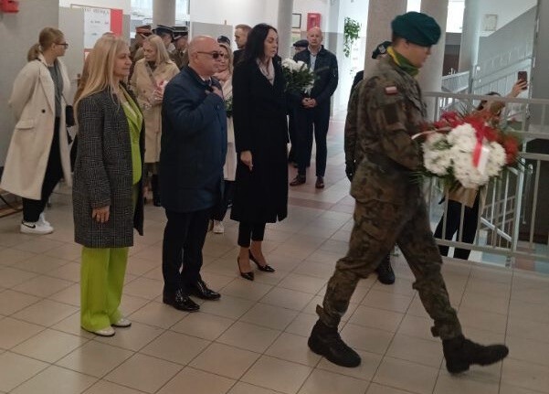 13. rocznica śmierci sierżanta Mariusza Deptuły [23.10.2024] - zdjęcie #9 - eOstroleka.pl