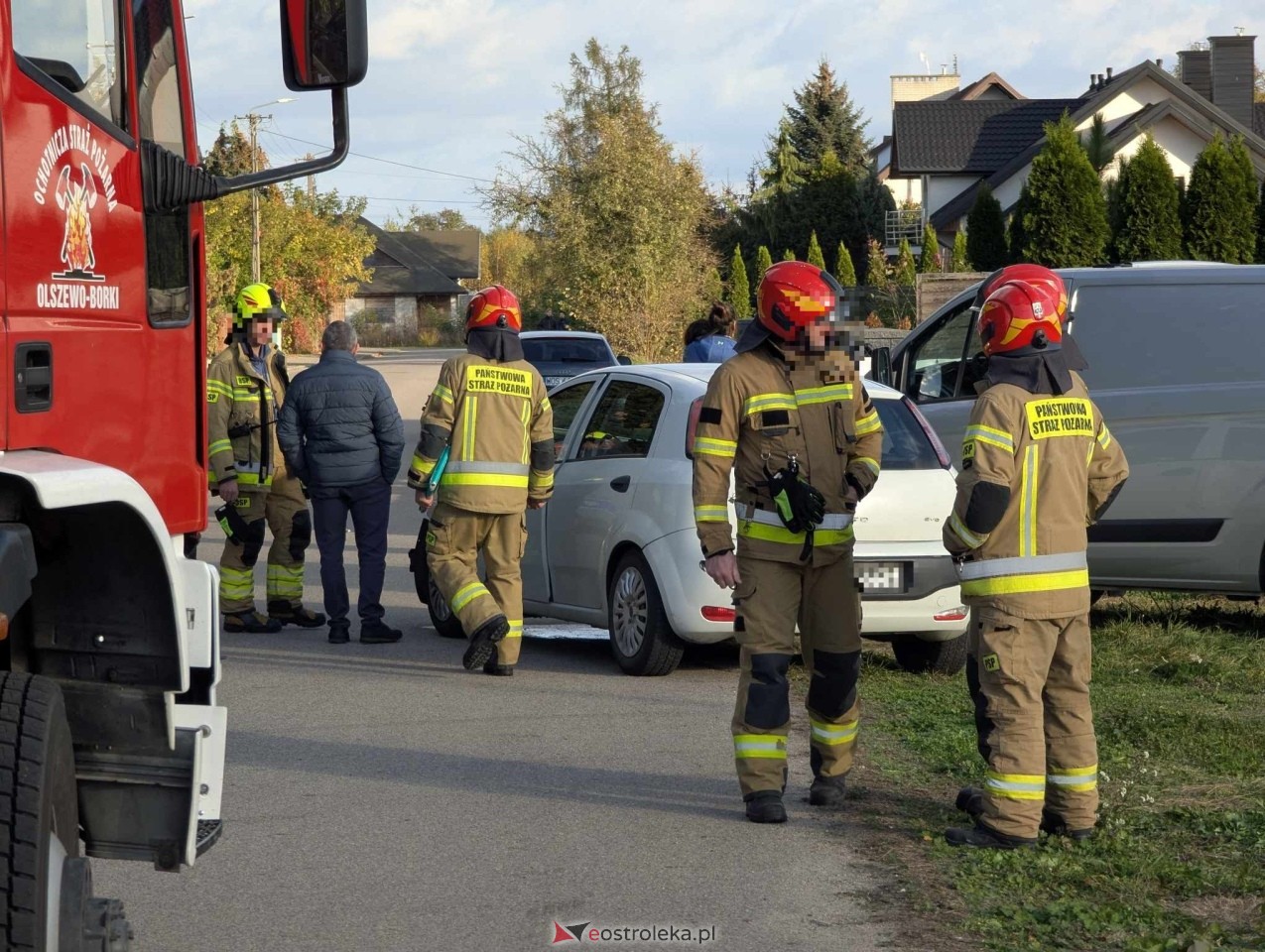 Wypadek w Olszewie-Borkach [23.10.2024] - zdjęcie #13 - eOstroleka.pl