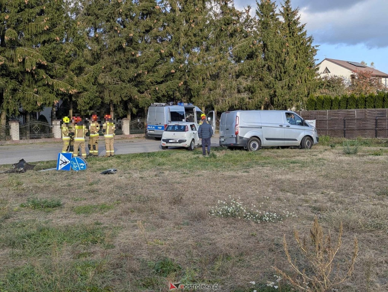 Wypadek w Olszewie-Borkach [23.10.2024] - zdjęcie #2 - eOstroleka.pl