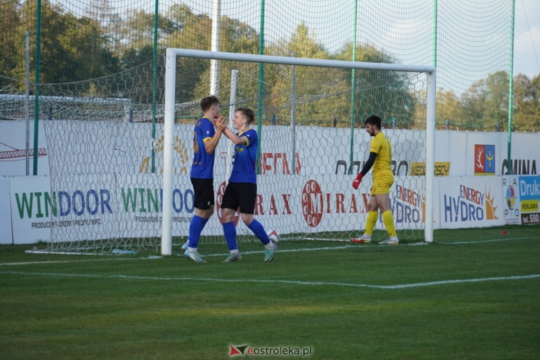 Finał Pucharu Polski KS CK Troszyn - Żbik Nasielsk [23.10.2024] - zdjęcie #119 - eOstroleka.pl